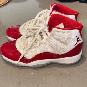 Air Jordan 11 Retro Cherry White